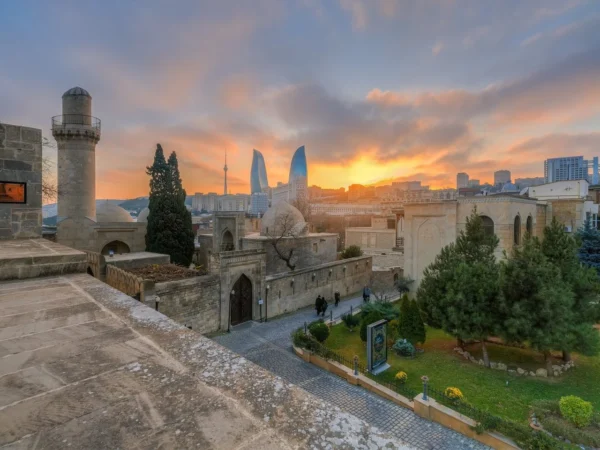 Private Baku City Tour by Car – Old City & Modern Baku