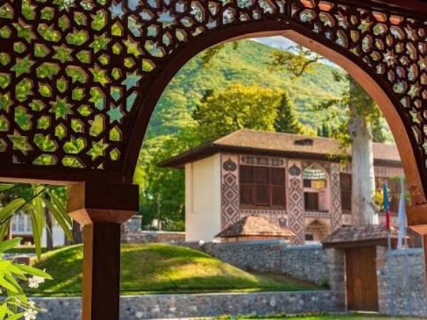 Private Sheki Tour from Baku – Palace of Sheki Khans & Kish Albanian Church